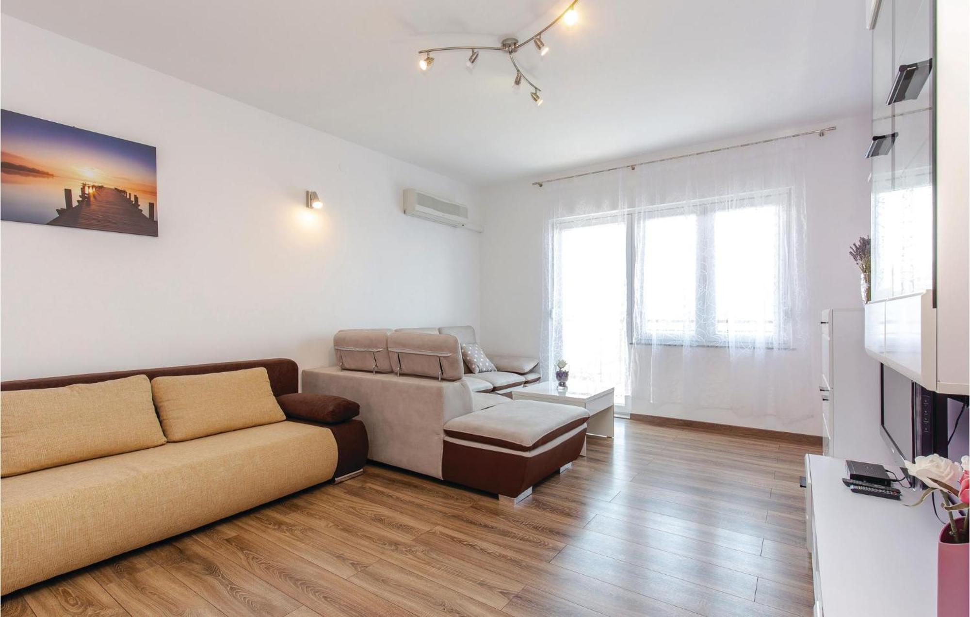 Gorgeous Apartment In Crikvenica With Kitchen Экстерьер фото